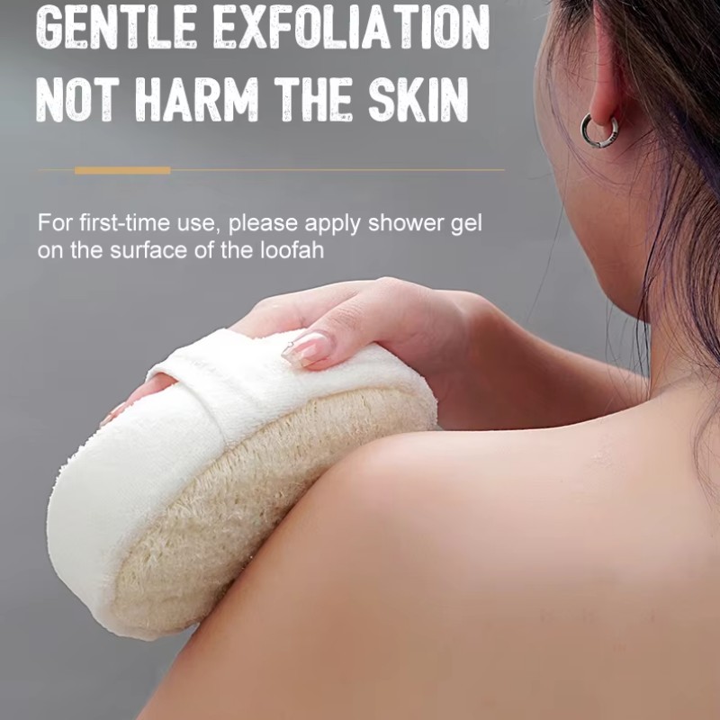 Limpeza de bola de banho com esponja natural Luffa